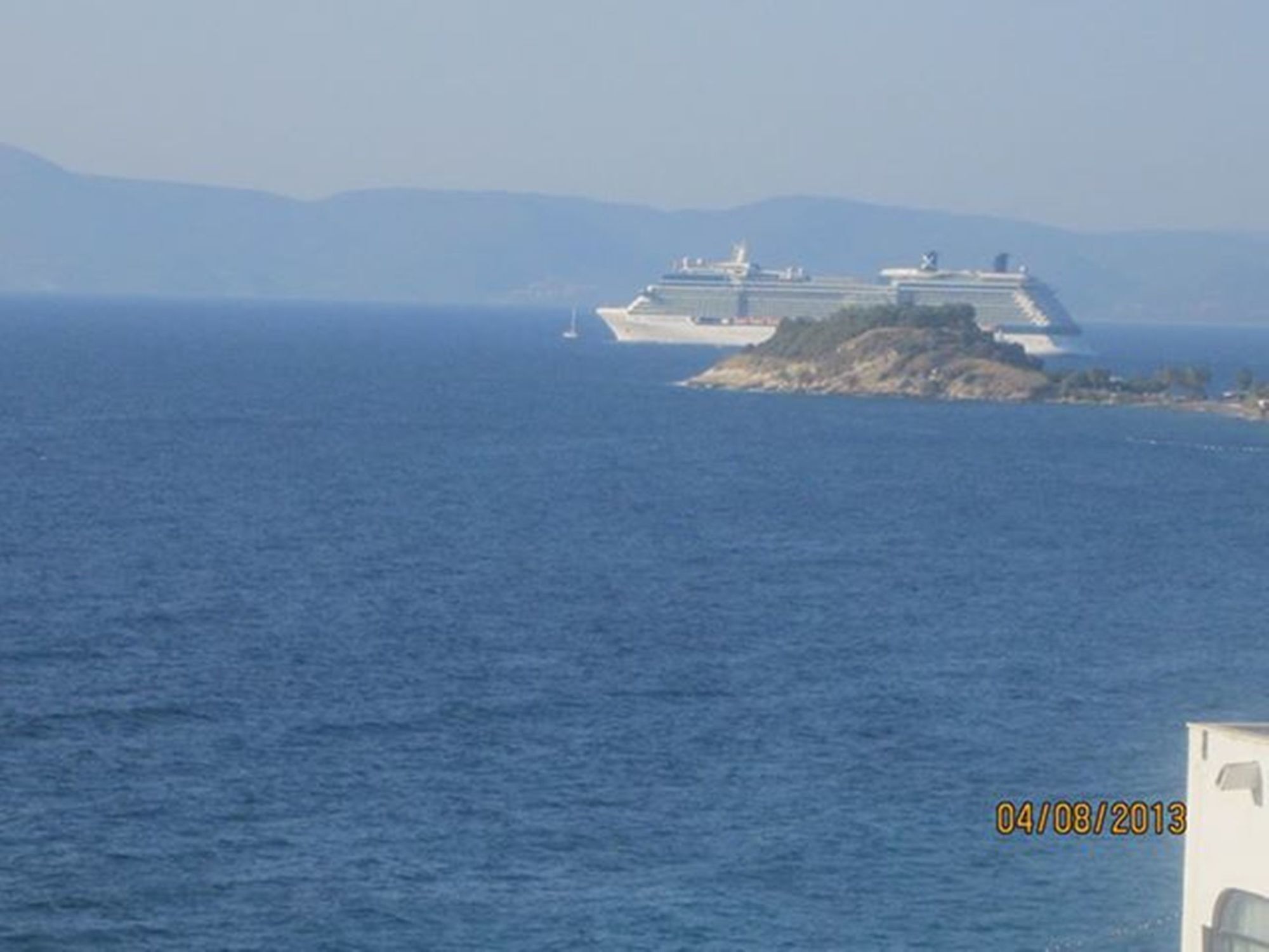 Melike Hotel *